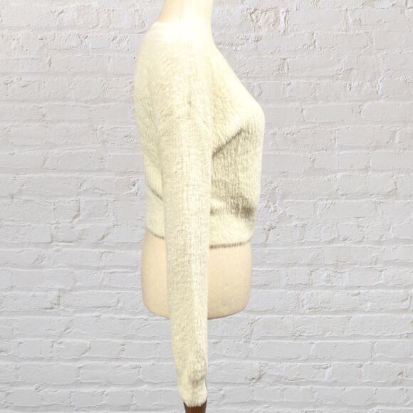 American Eagle Cropped Fuzzy Sweater S Cream Eyelash Knit Y2K Cozy - Picture 3 of 8